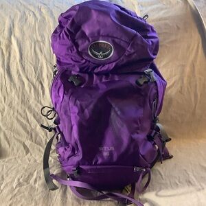 OSPREY Women's Backpack in Vibrant Purple